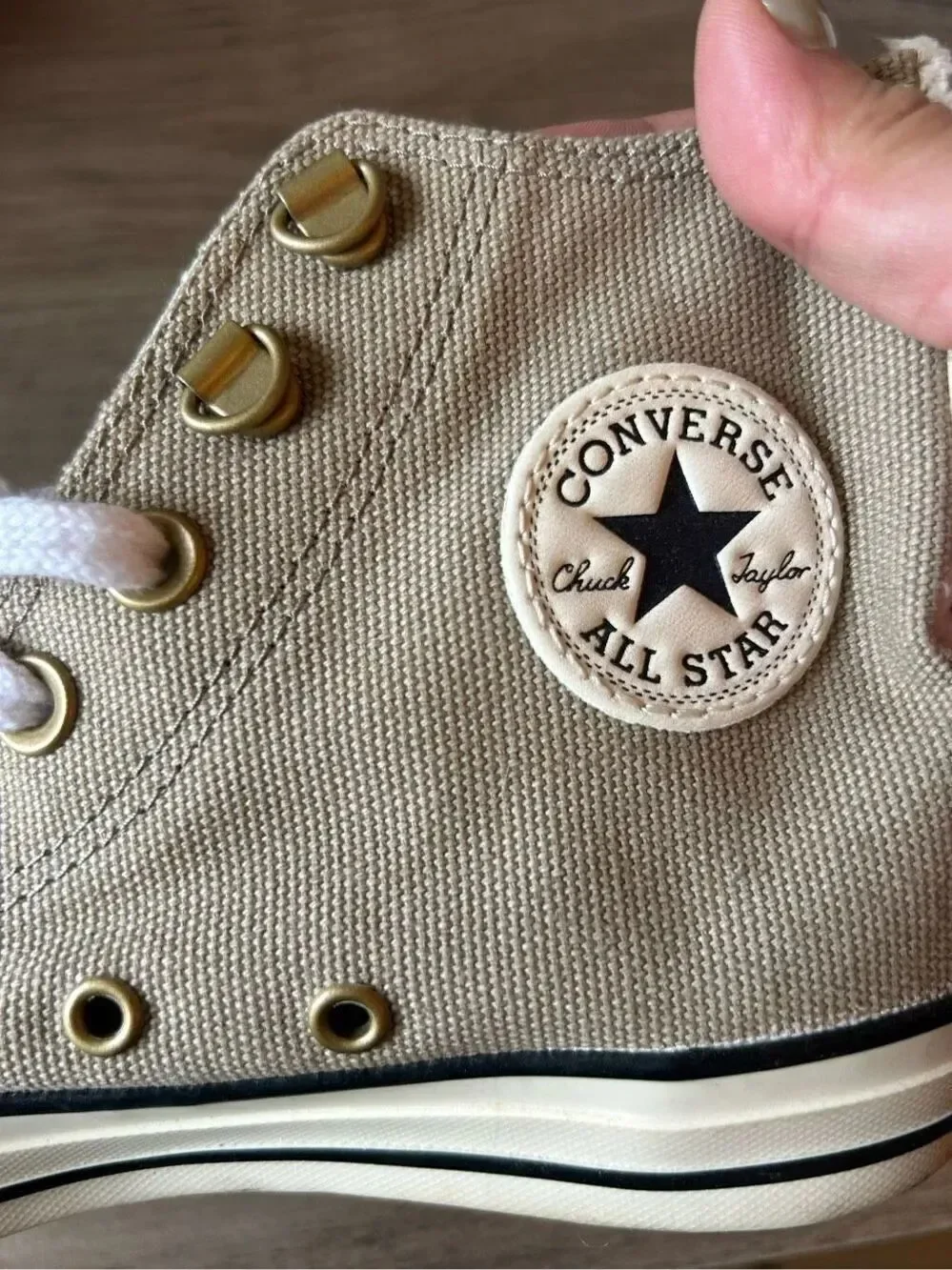 CONVERSE Shoes CHUCK TAYLOR Woman's Size 6 Beige Hi Top faux fur Sneaker